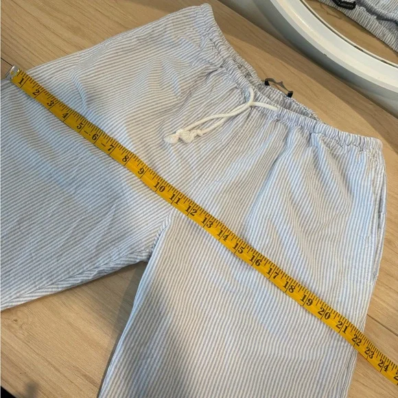 Brandy Melville Anastasia white leg striped pants - Picture 8 of 8